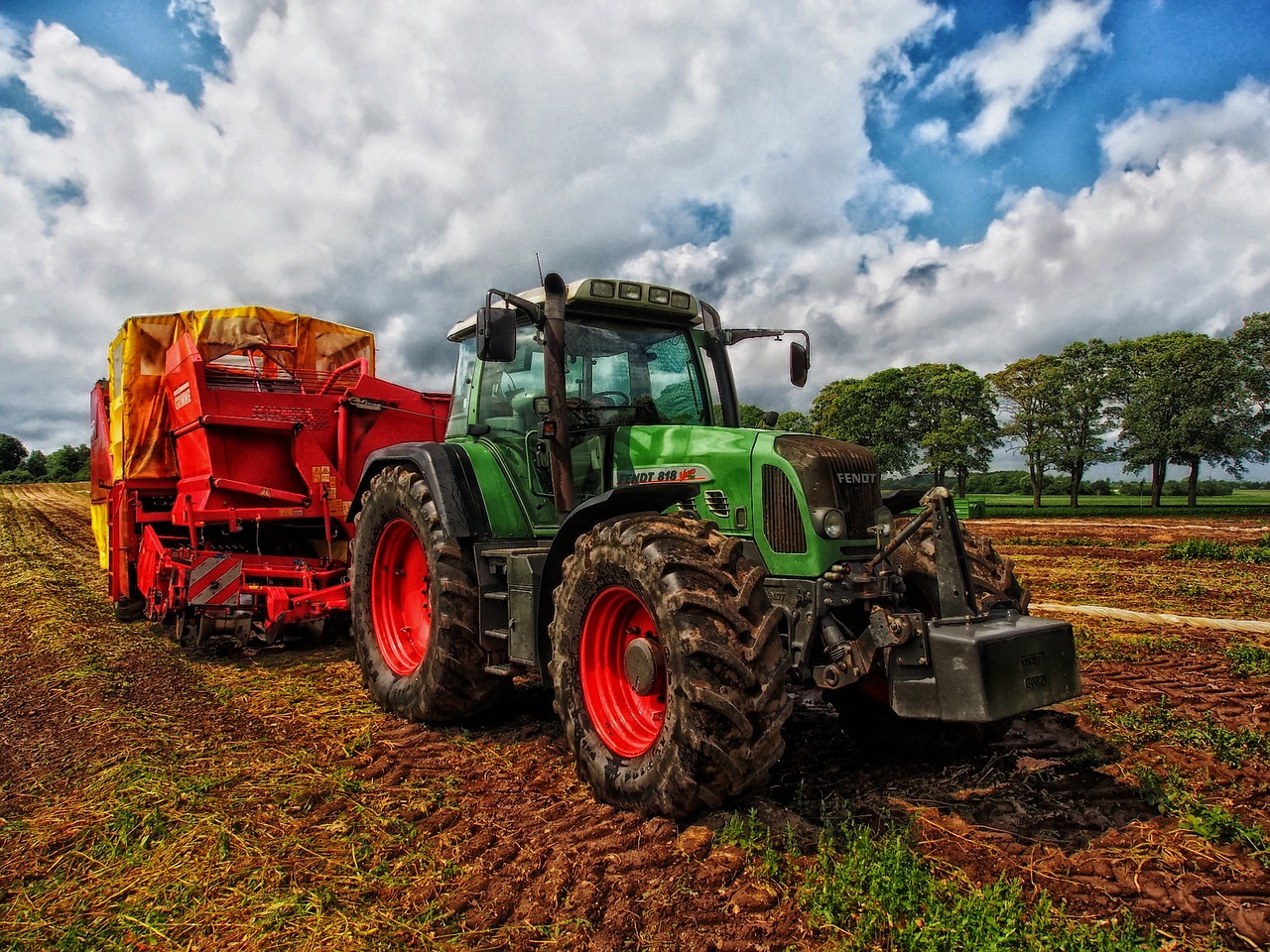 O que é preciso para conduzir um trator agrícola?